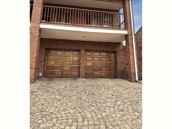 4 Bedroom Duplex to Rent in Bryanston - Property to rent - MR654181