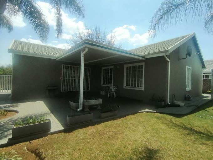 3 Bedroom House for Sale For Sale in Verwoerdpark - MR654403