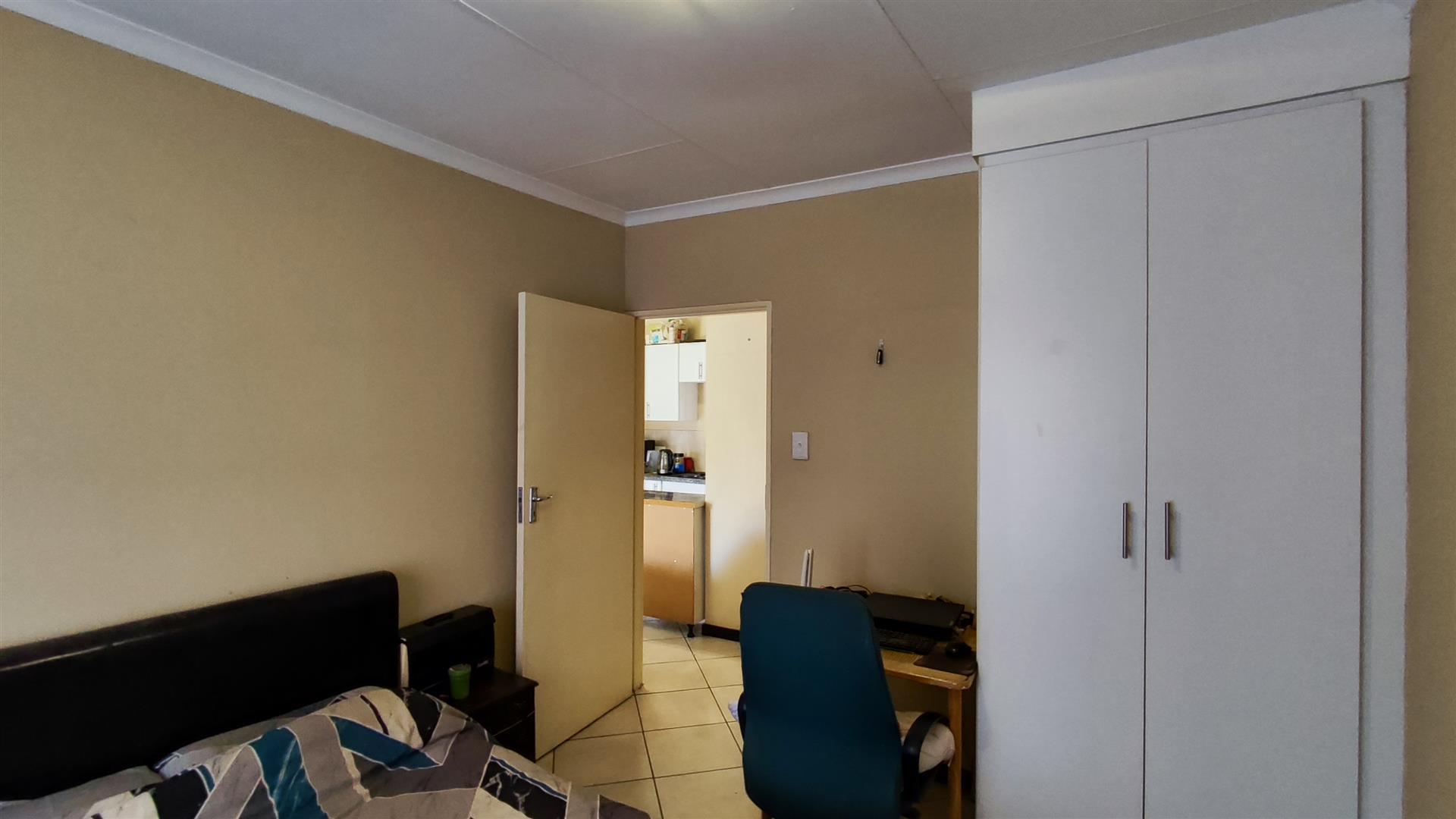 Bed Room 1 - 9 square meters of property in Cloverdene