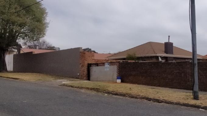 SA Home Loans Sale in Execution 3 Bedroom Freehold Residence for Sale in Chrisville - MR654562