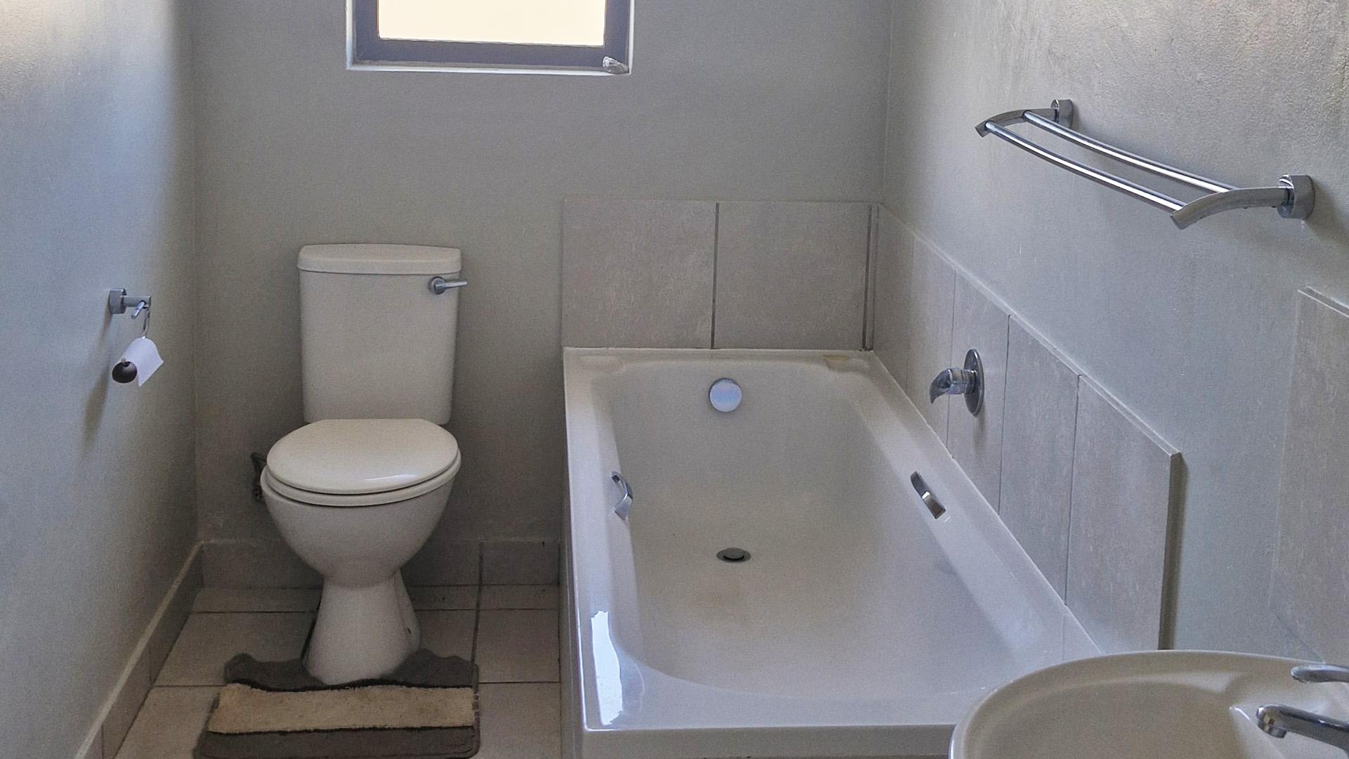 Bathroom 1 of property in Kidds Beach