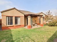 3 Bedroom 2 Bathroom Simplex for Sale for sale in Halfway Gardens