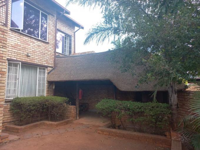 3 Bedroom Simplex for Sale For Sale in Safarituine - MR654763