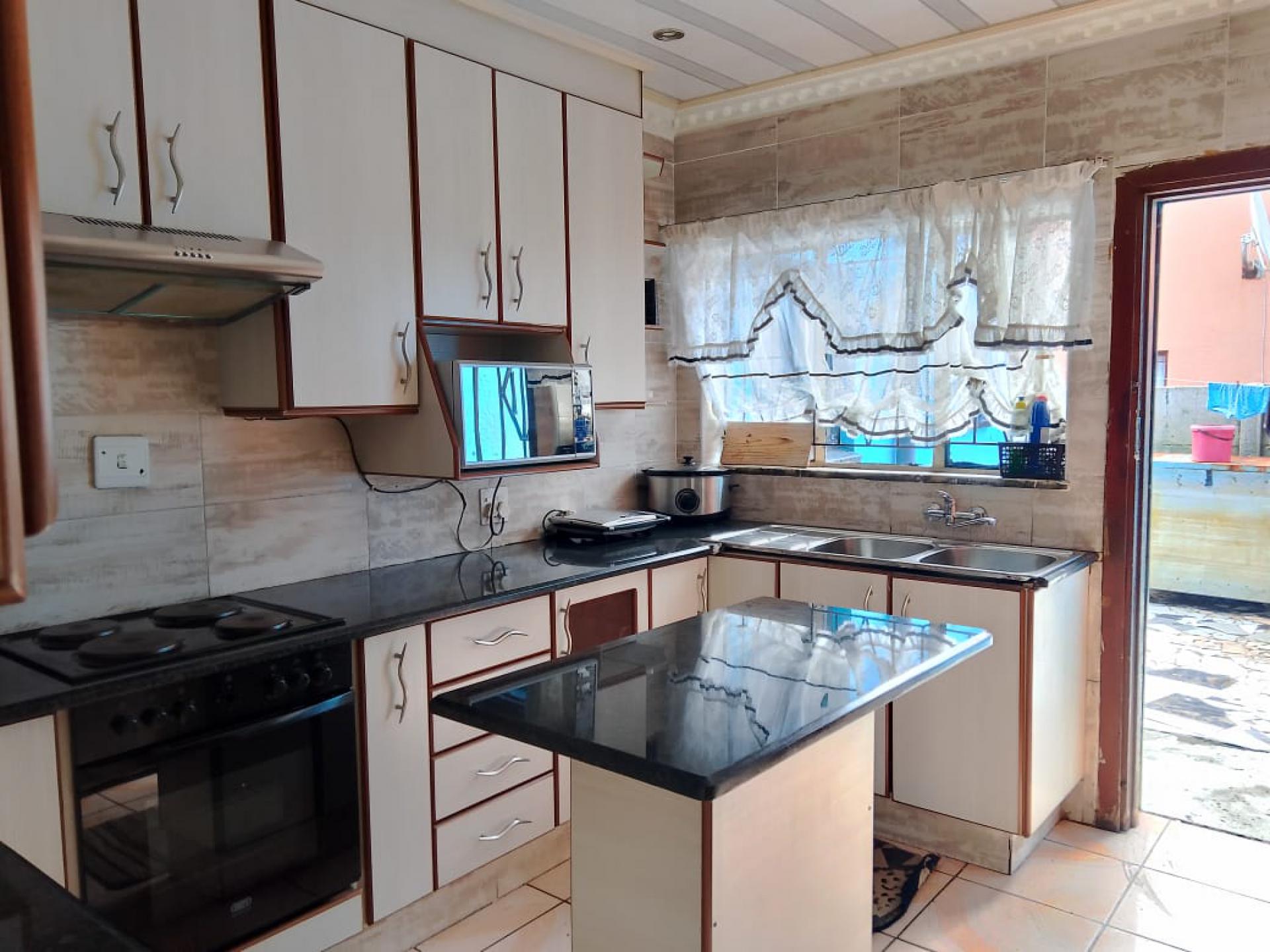 Kitchen of property in Actonville