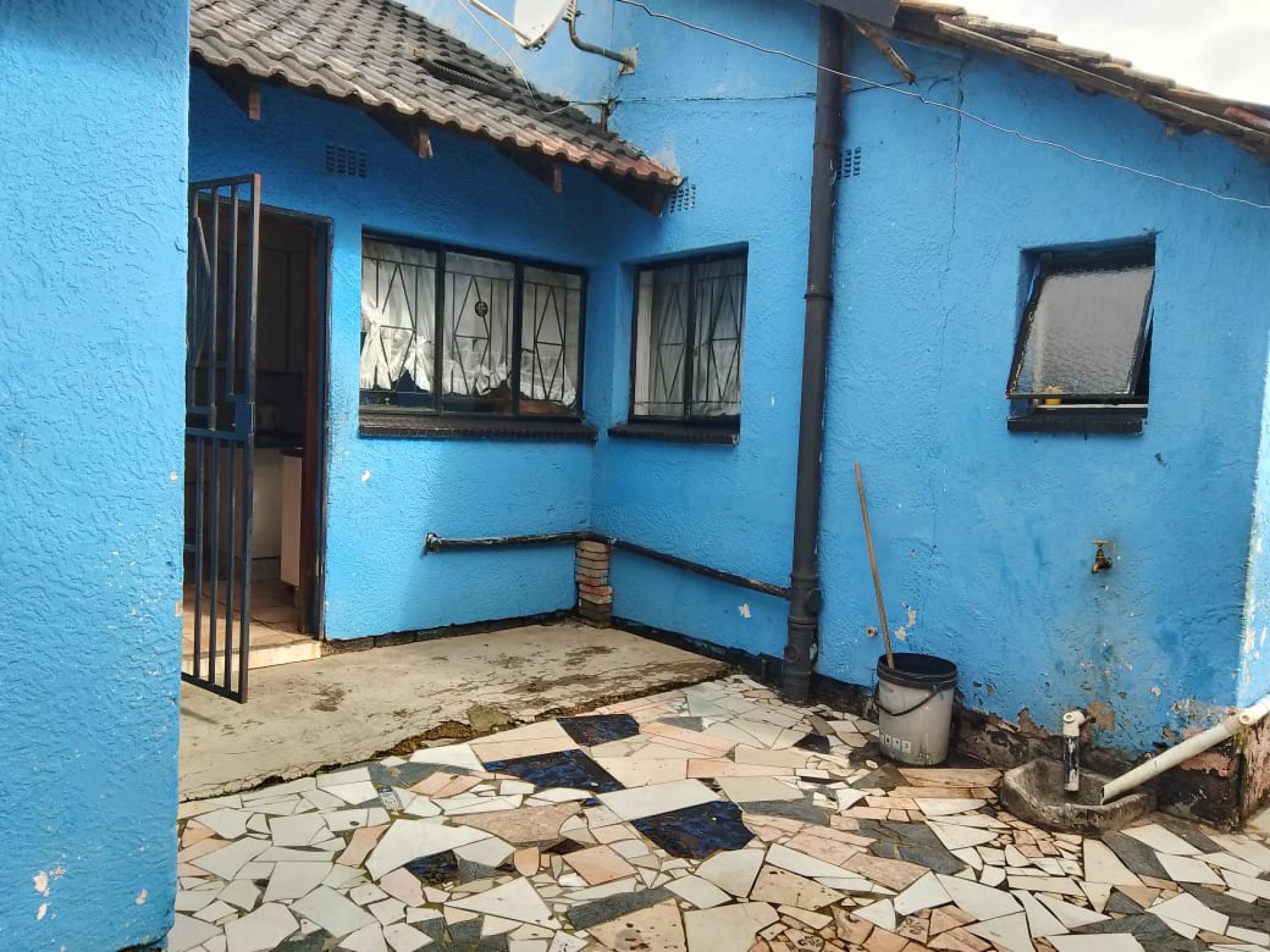 Front View of property in Actonville
