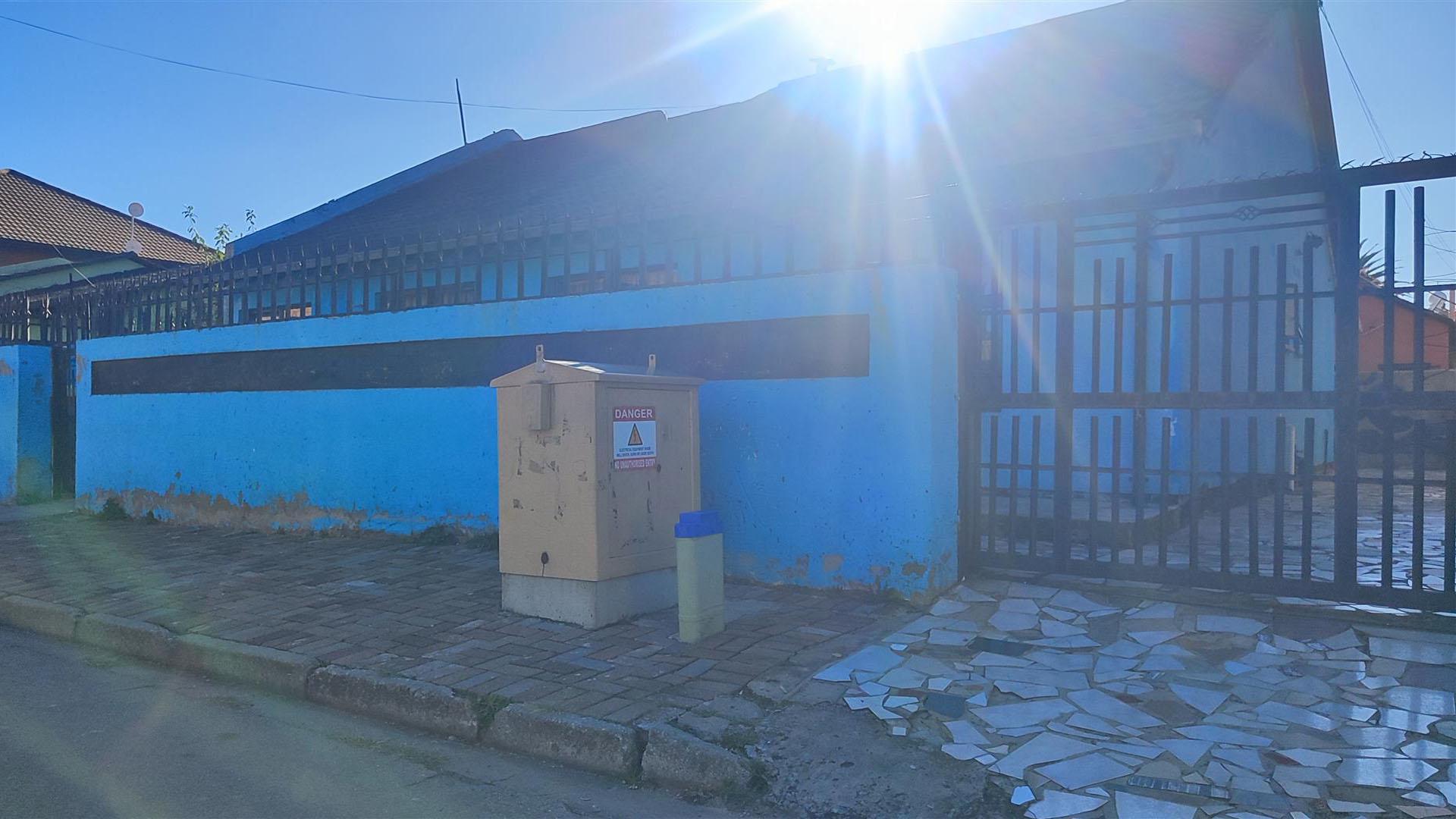 Front View of property in Actonville