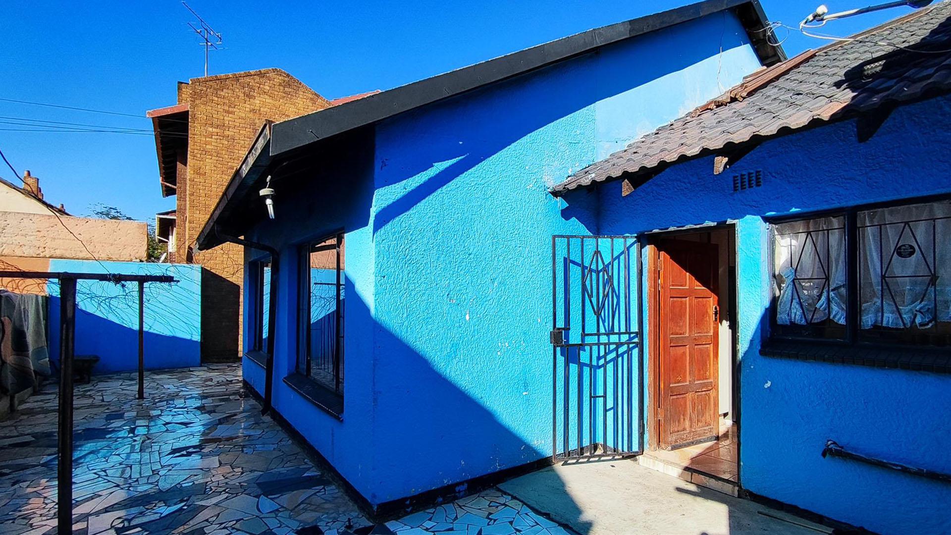 Front View of property in Actonville