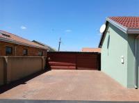 Front View of property in Kwa-Thema