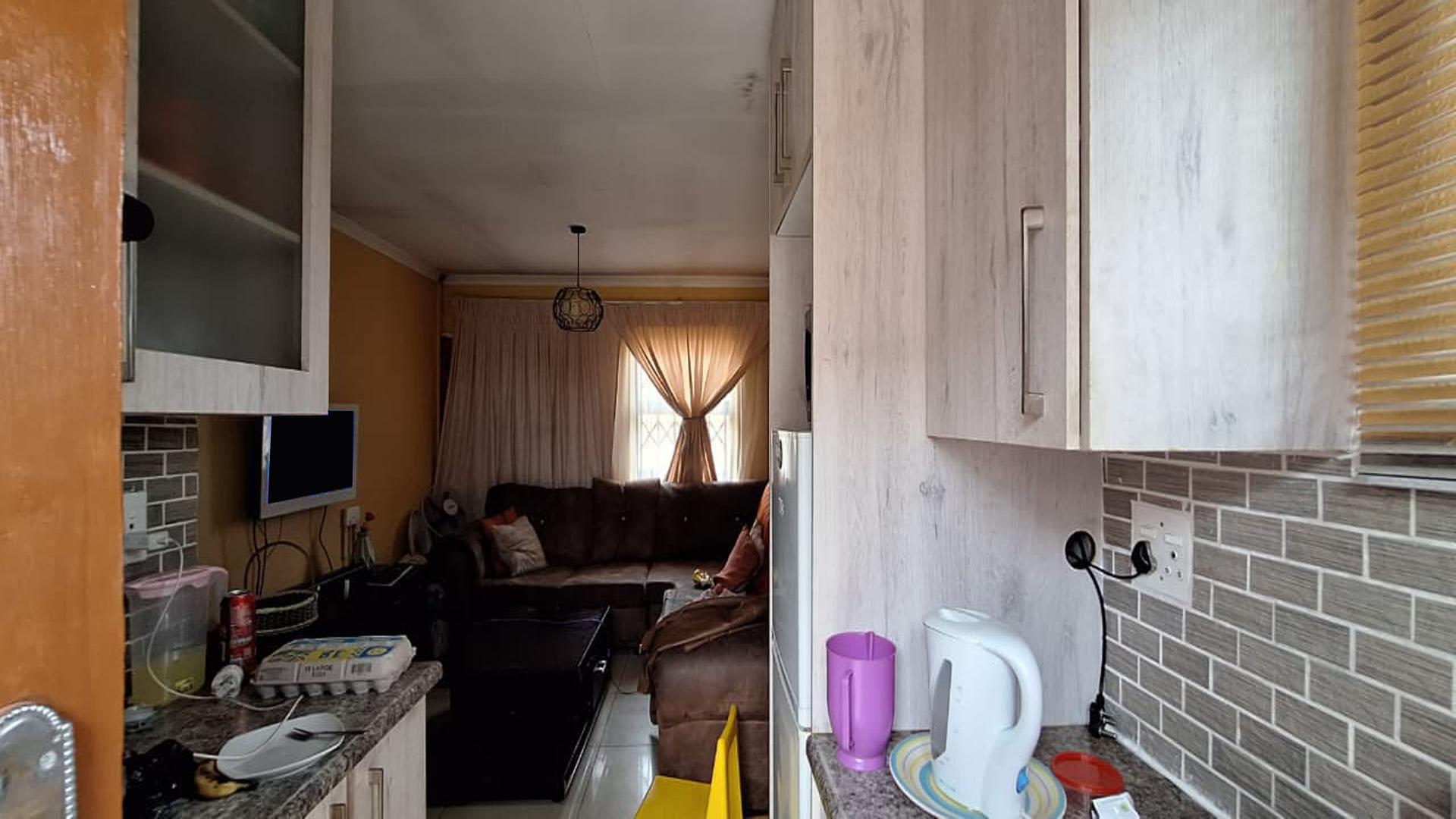 Kitchen - 5 square meters of property in Savanna City
