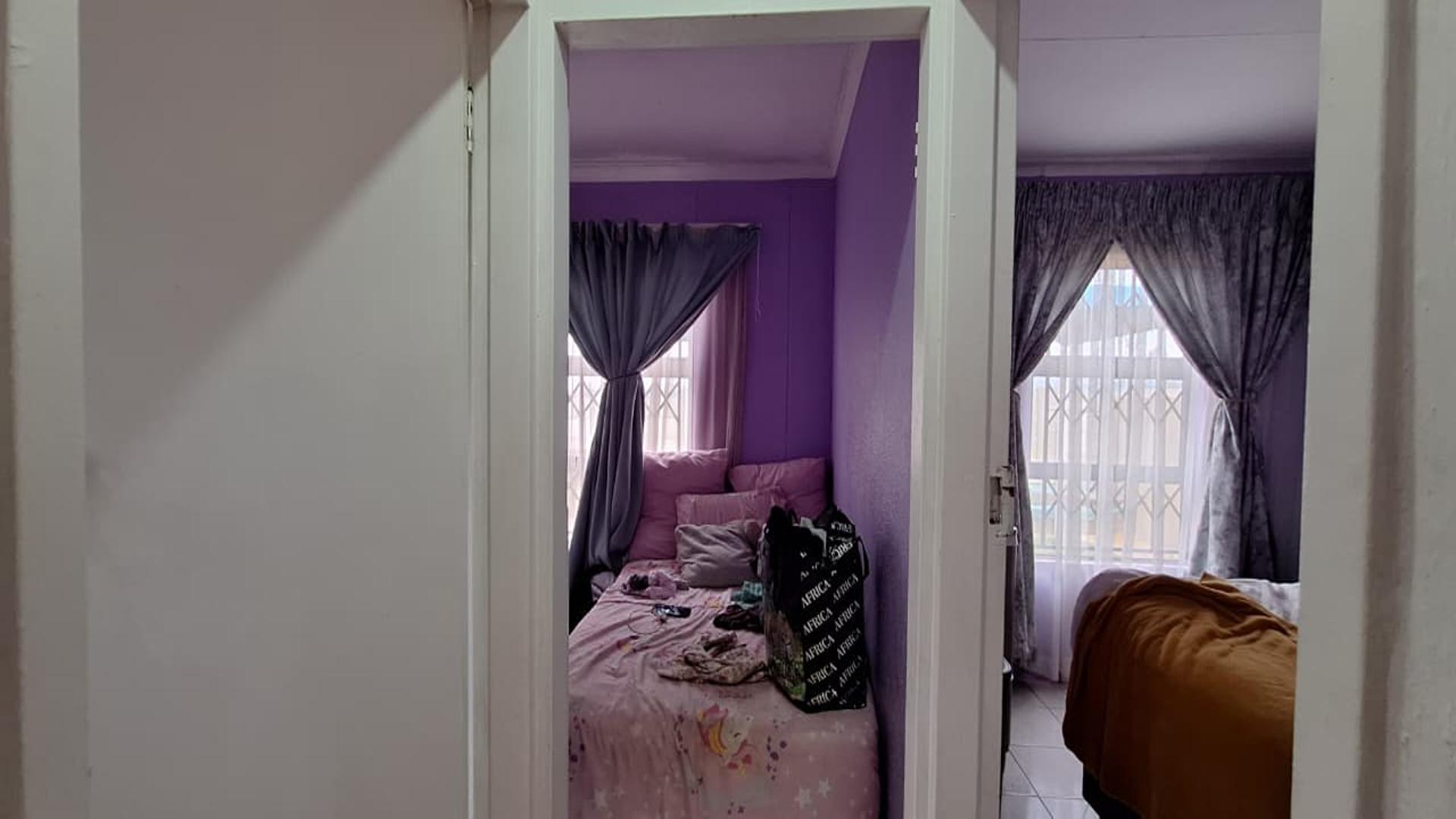 Spaces - 1 square meters of property in Savanna City