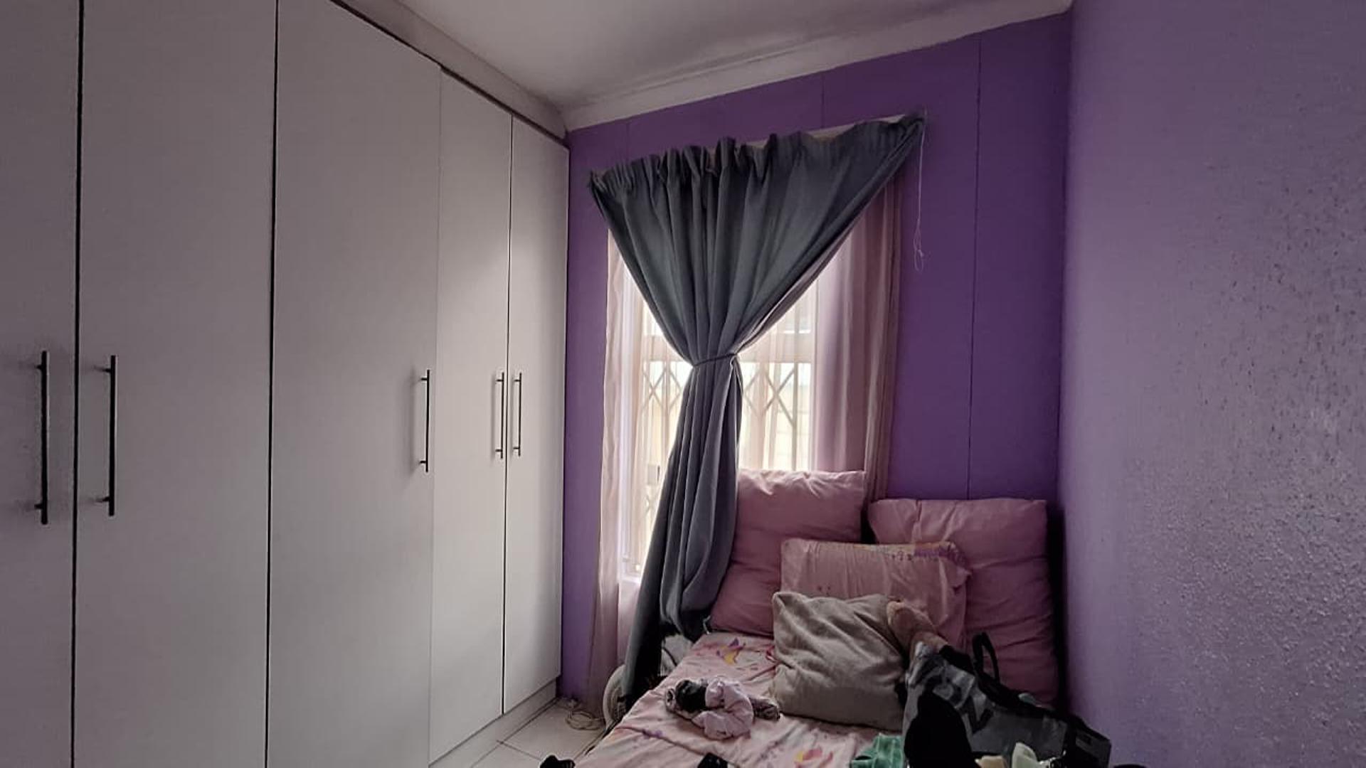 Bed Room 2 - 7 square meters of property in Savanna City