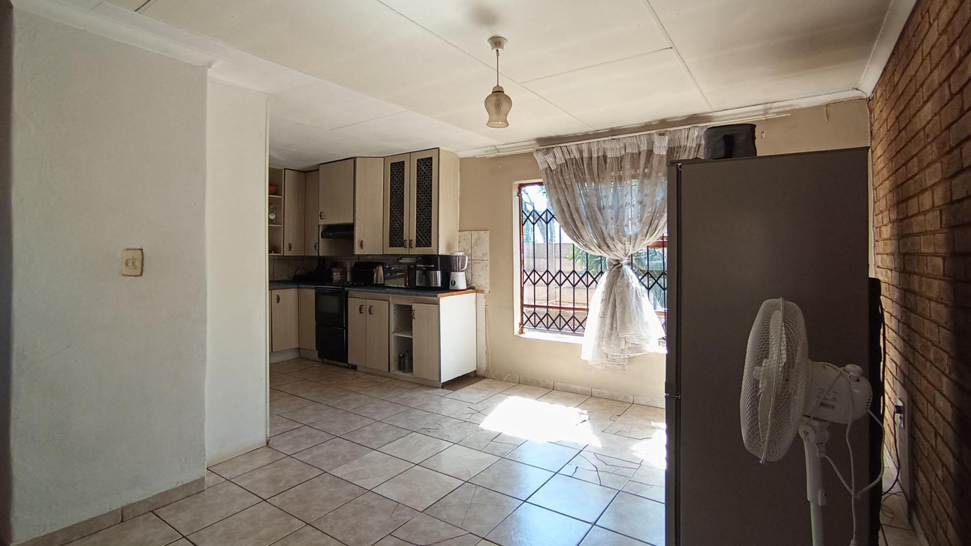 Dining Room - 17 square meters of property in Mayville