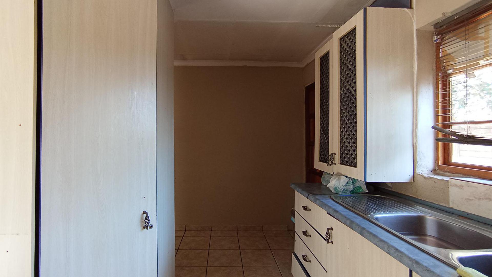 Kitchen - 11 square meters of property in Mayville