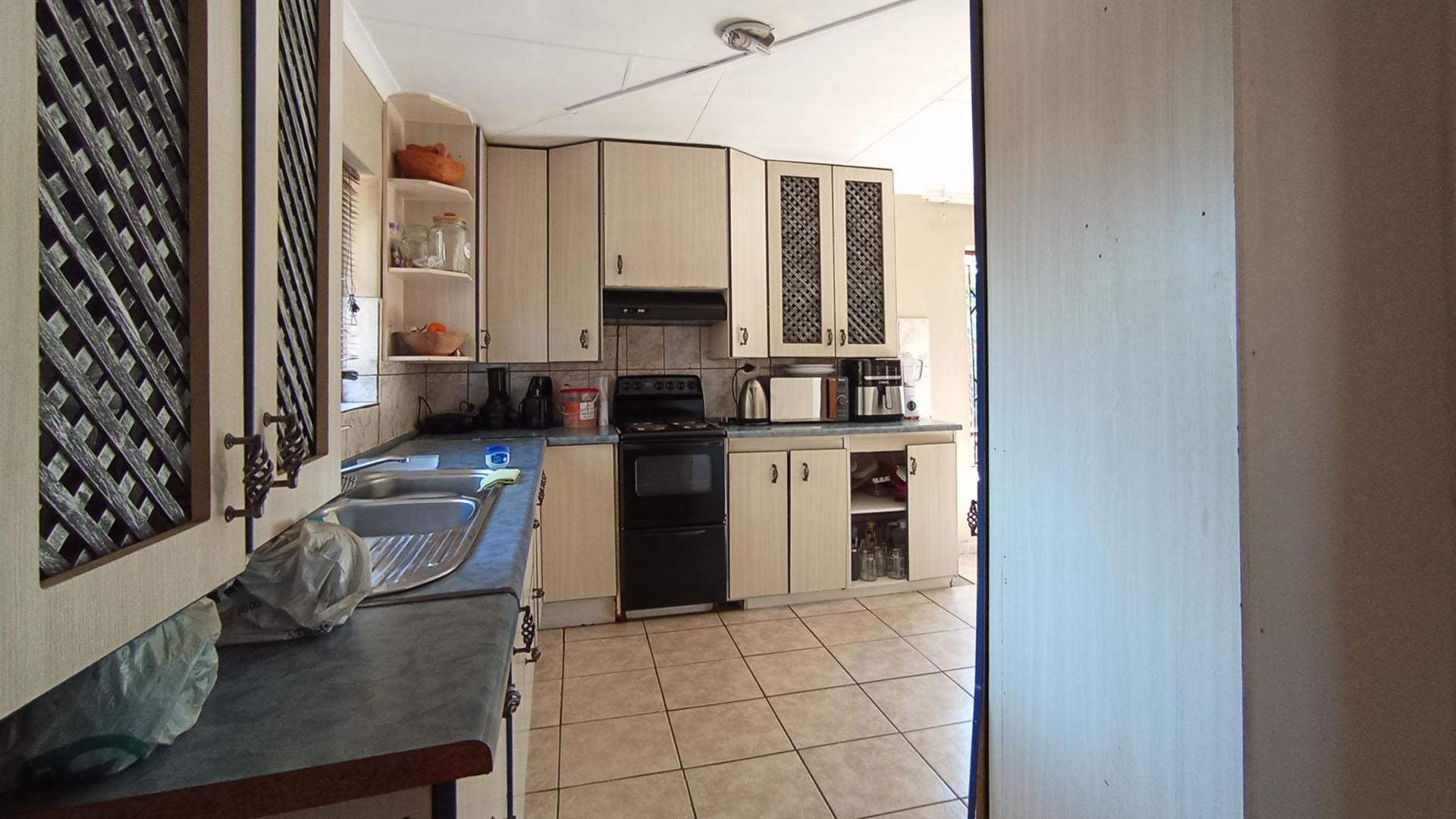 Kitchen - 11 square meters of property in Mayville