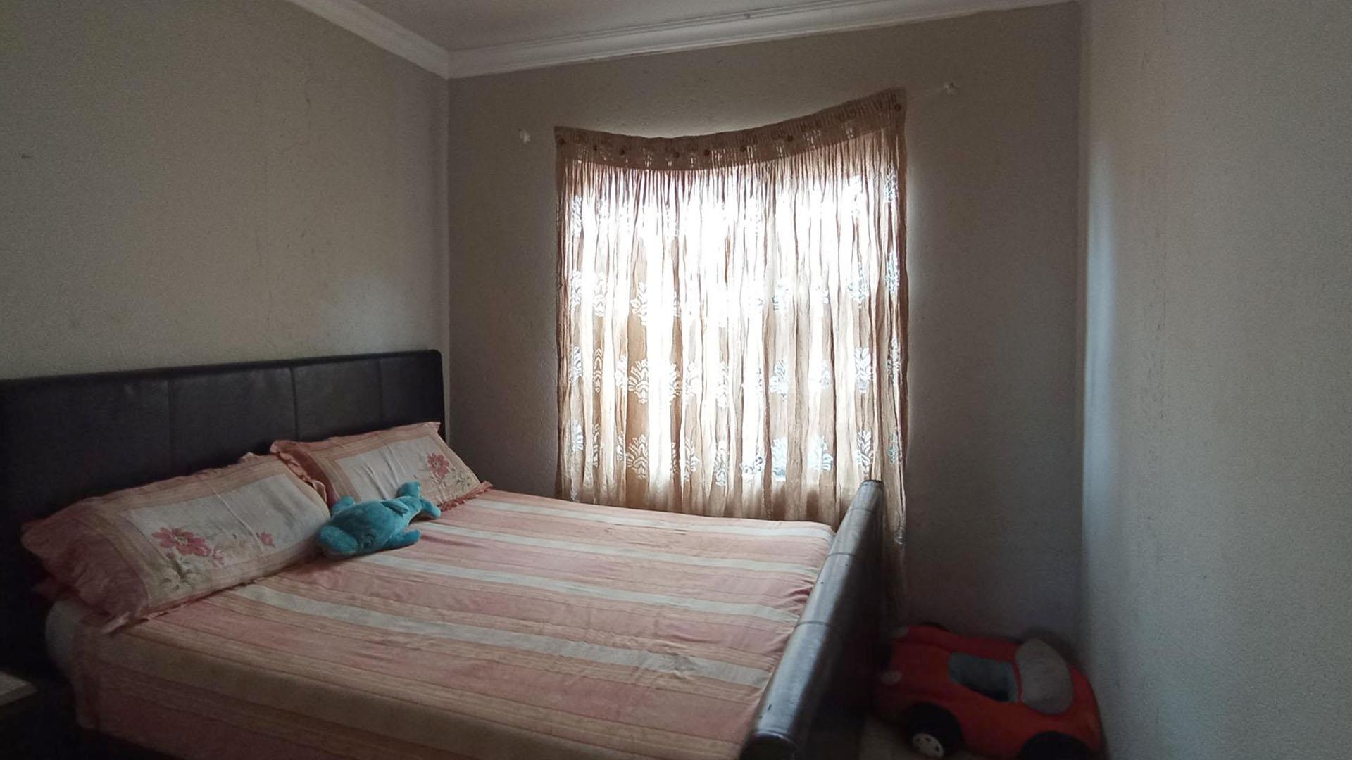 Bed Room 2 - 8 square meters of property in Soshanguve