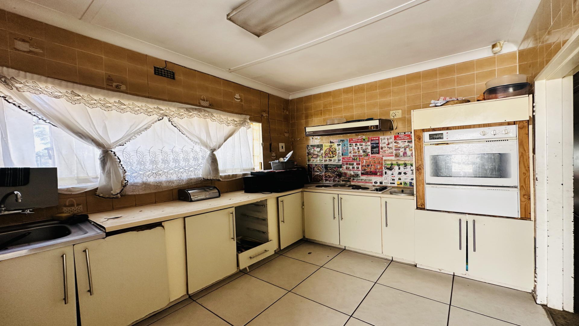 Kitchen of property in Ridgeway
