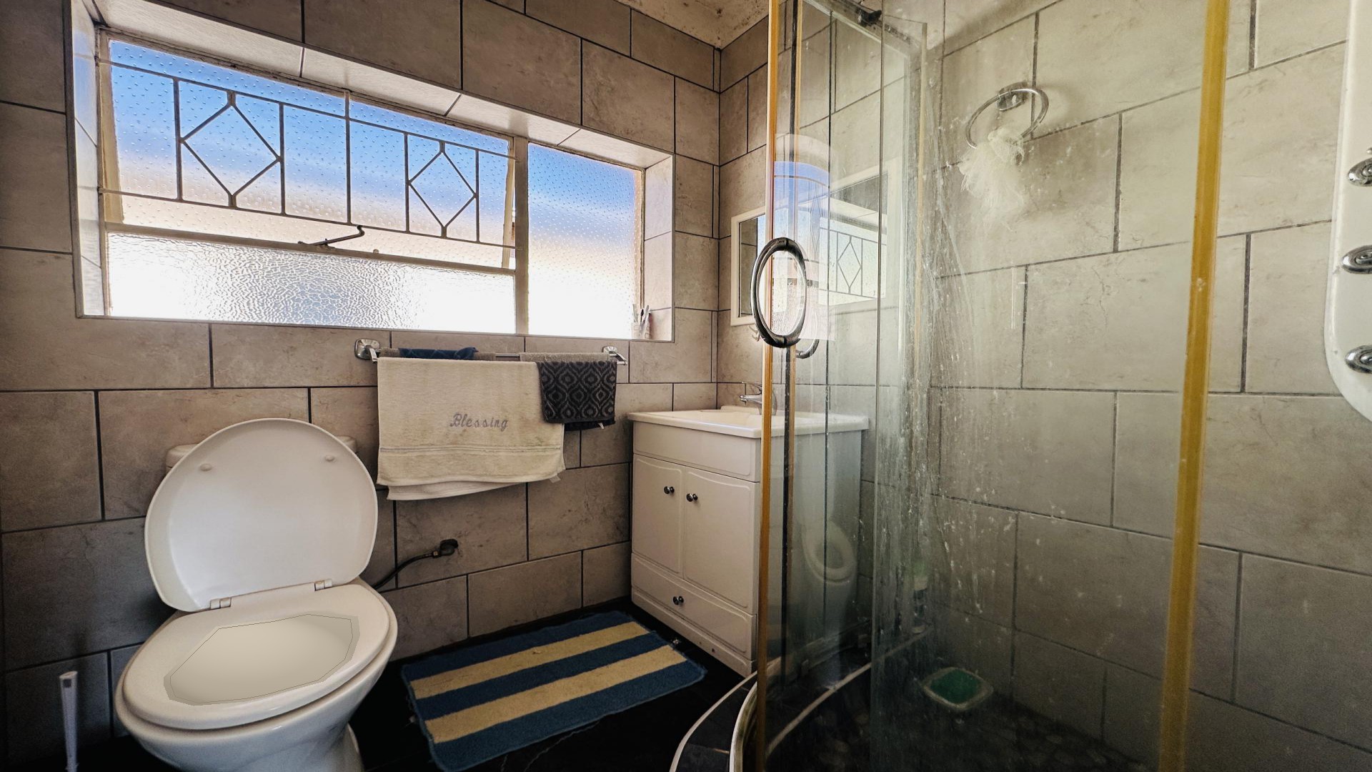 Bathroom 2 of property in Ridgeway
