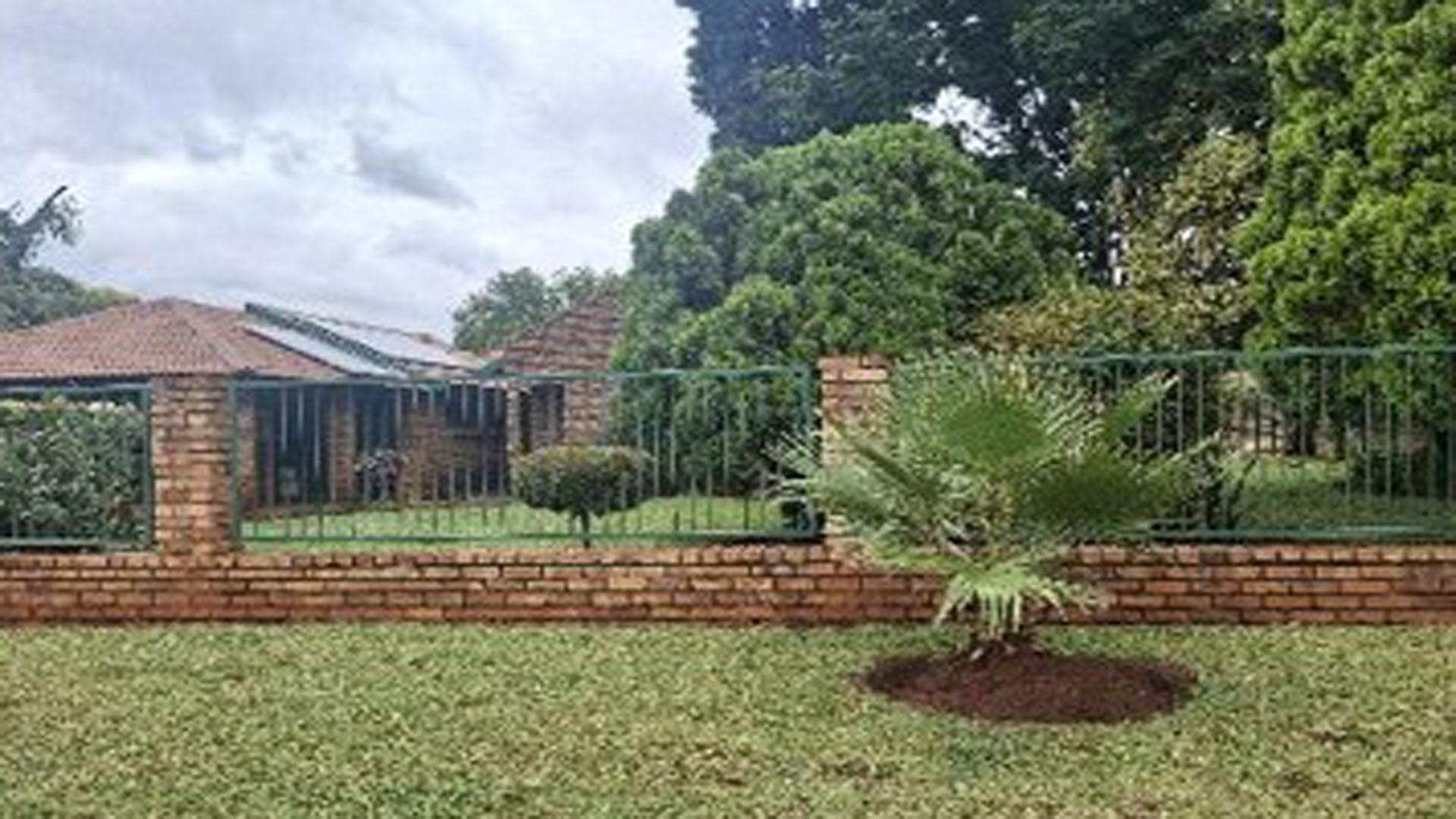 Front View of property in Akasia