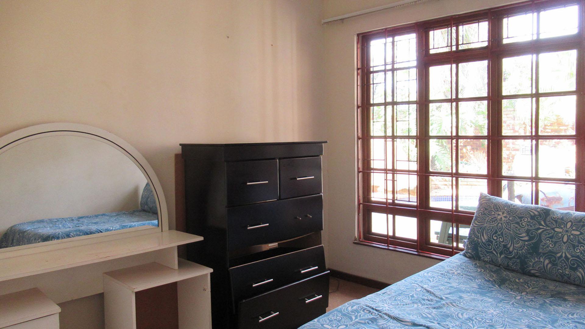 Bed Room 2 - 11 square meters of property in Randpark Ridge
