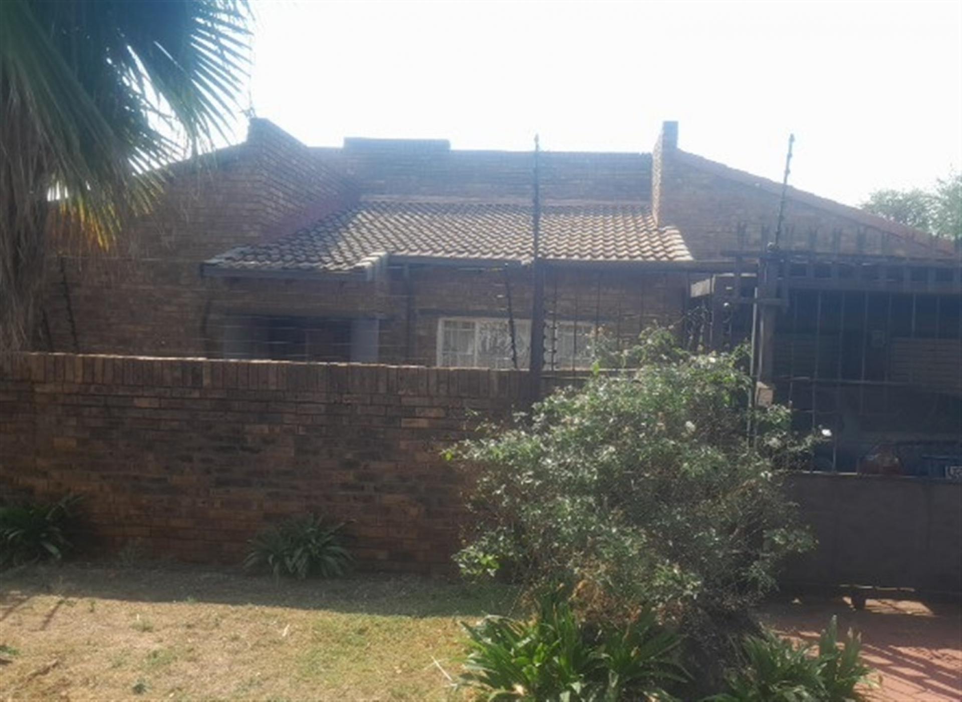 Front View of property in Eldoraigne
