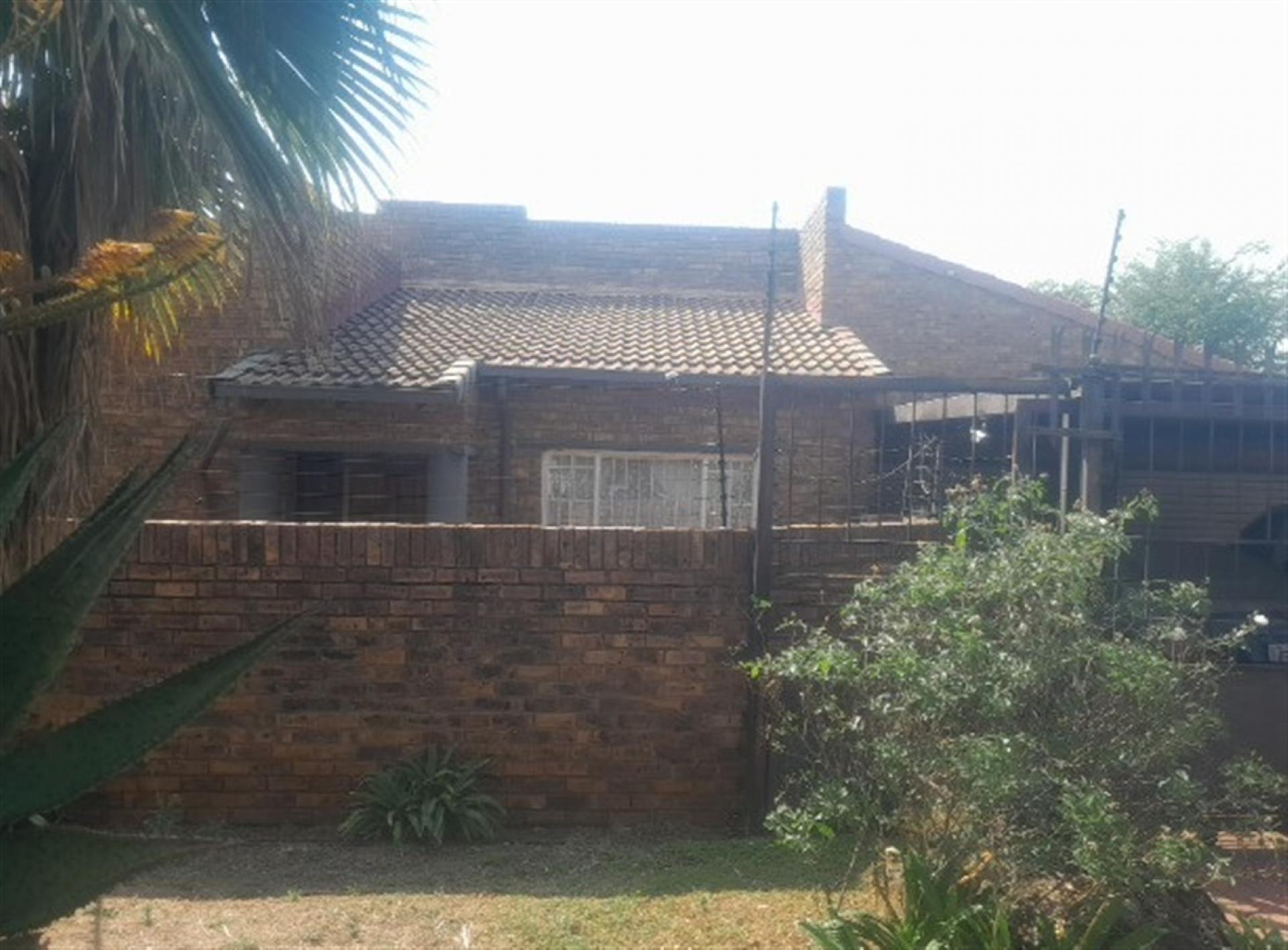 Front View of property in Eldoraigne