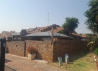 Front View of property in Eldoraigne