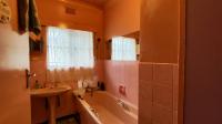 Bathroom 1 - 8 square meters of property in Sasolburg