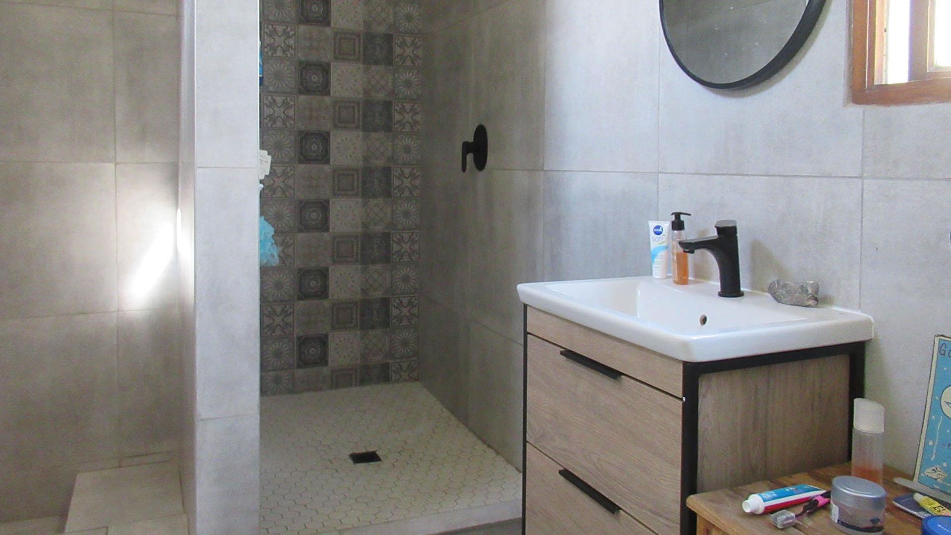 Bathroom 1 - 7 square meters of property in Kensington - JHB