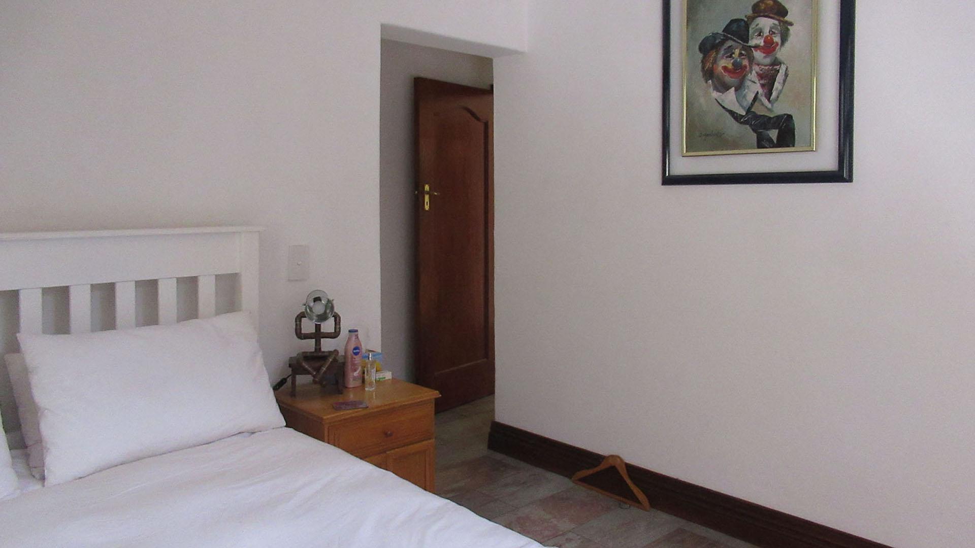 Bed Room 1 - 18 square meters of property in Kensington - JHB