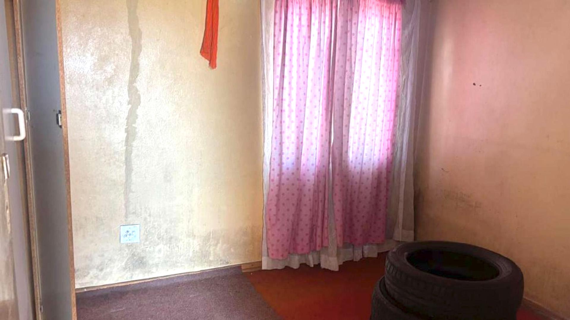 Bed Room 2 of property in Toekomsrus