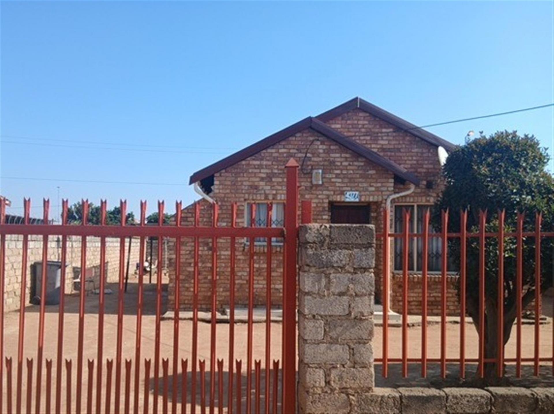 Front View of property in Kudube