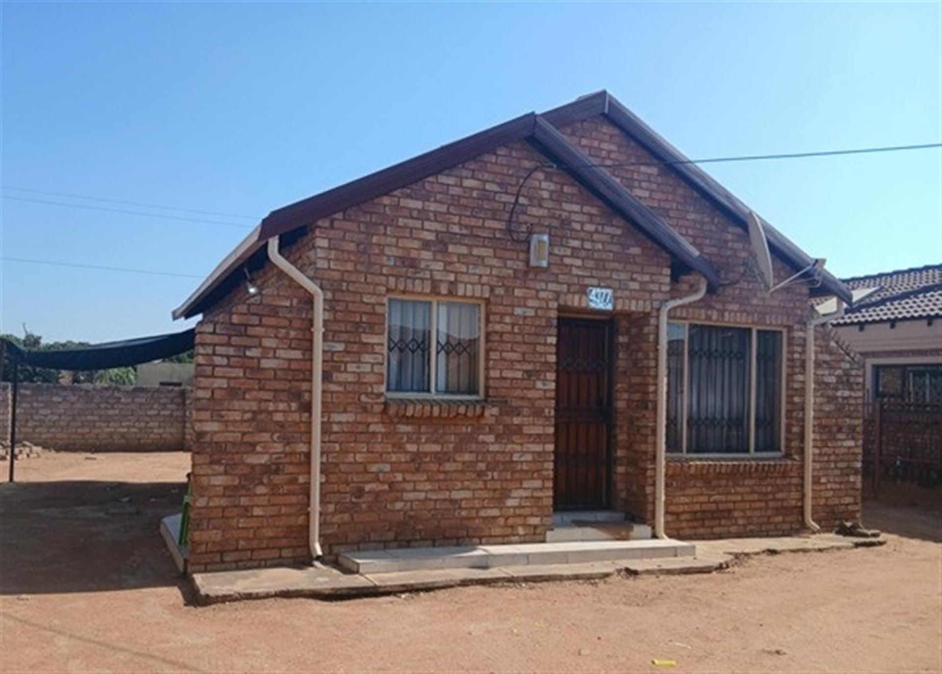 Front View of property in Kudube