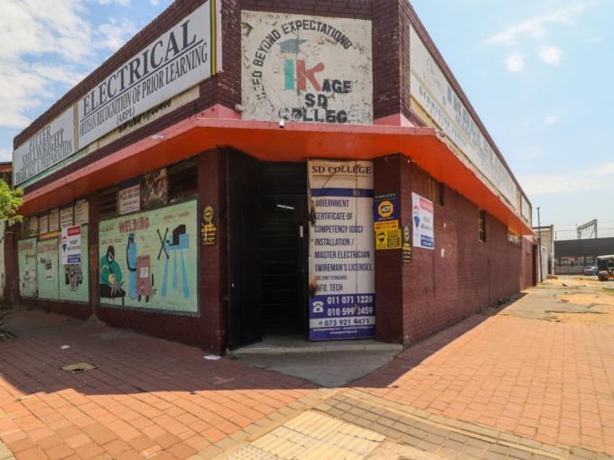 14 Bedroom Commercial for Sale For Sale in Germiston - MR655675