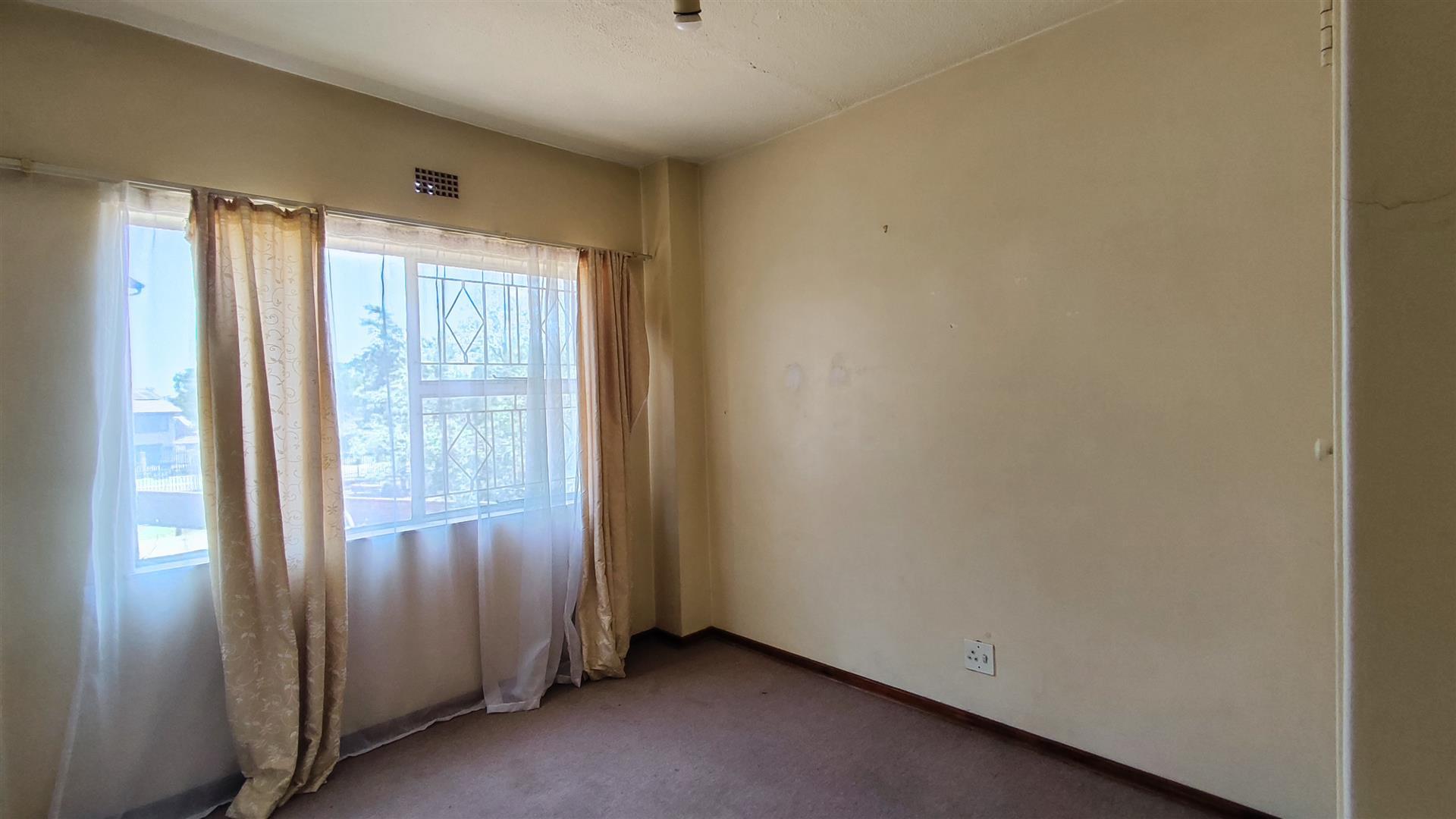 Bed Room 2 - 13 square meters of property in Croydon