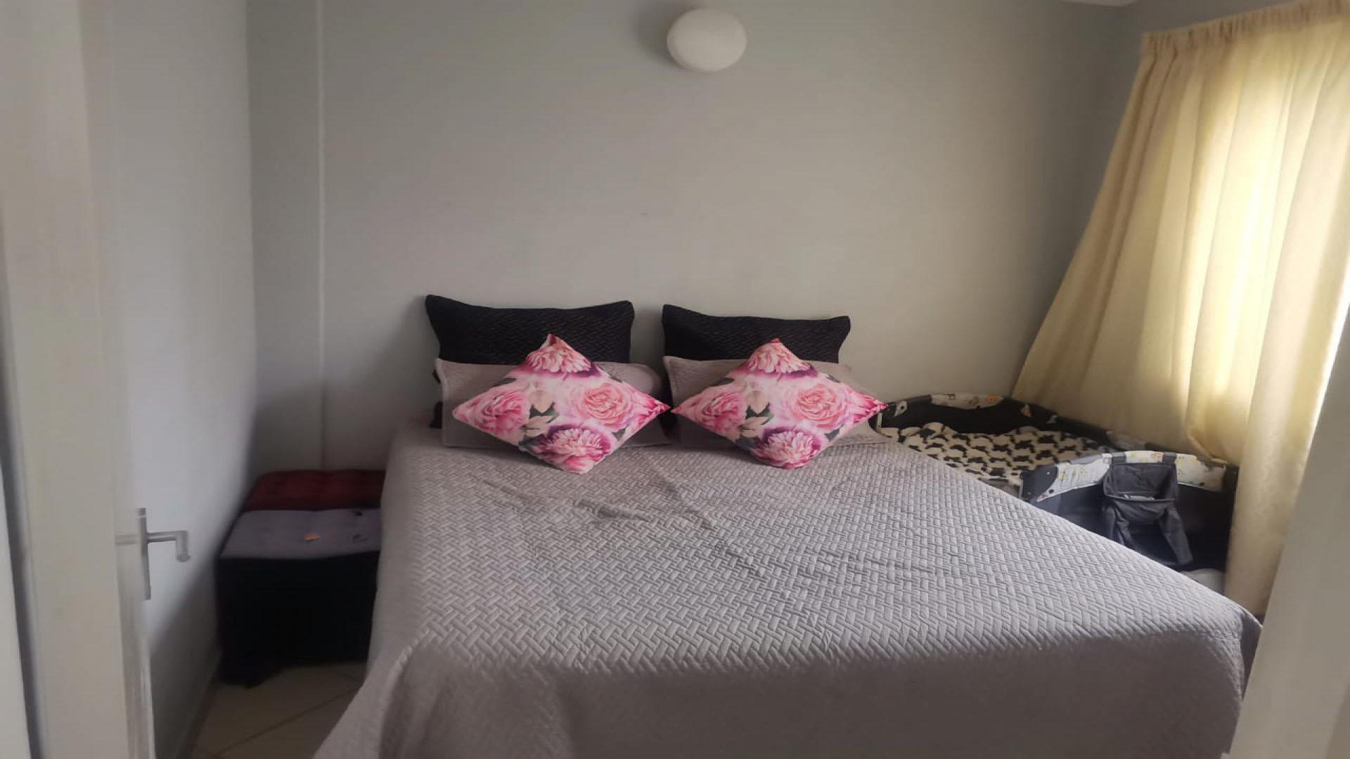 Main Bedroom of property in Madadeni