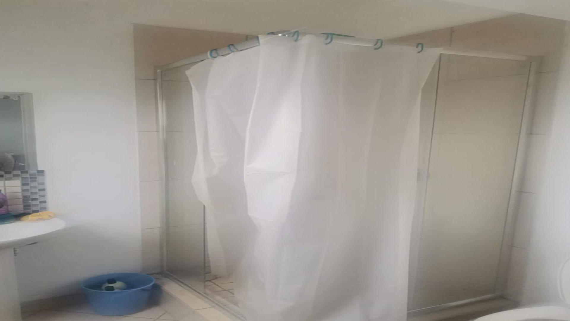 Bathroom 1 of property in Madadeni