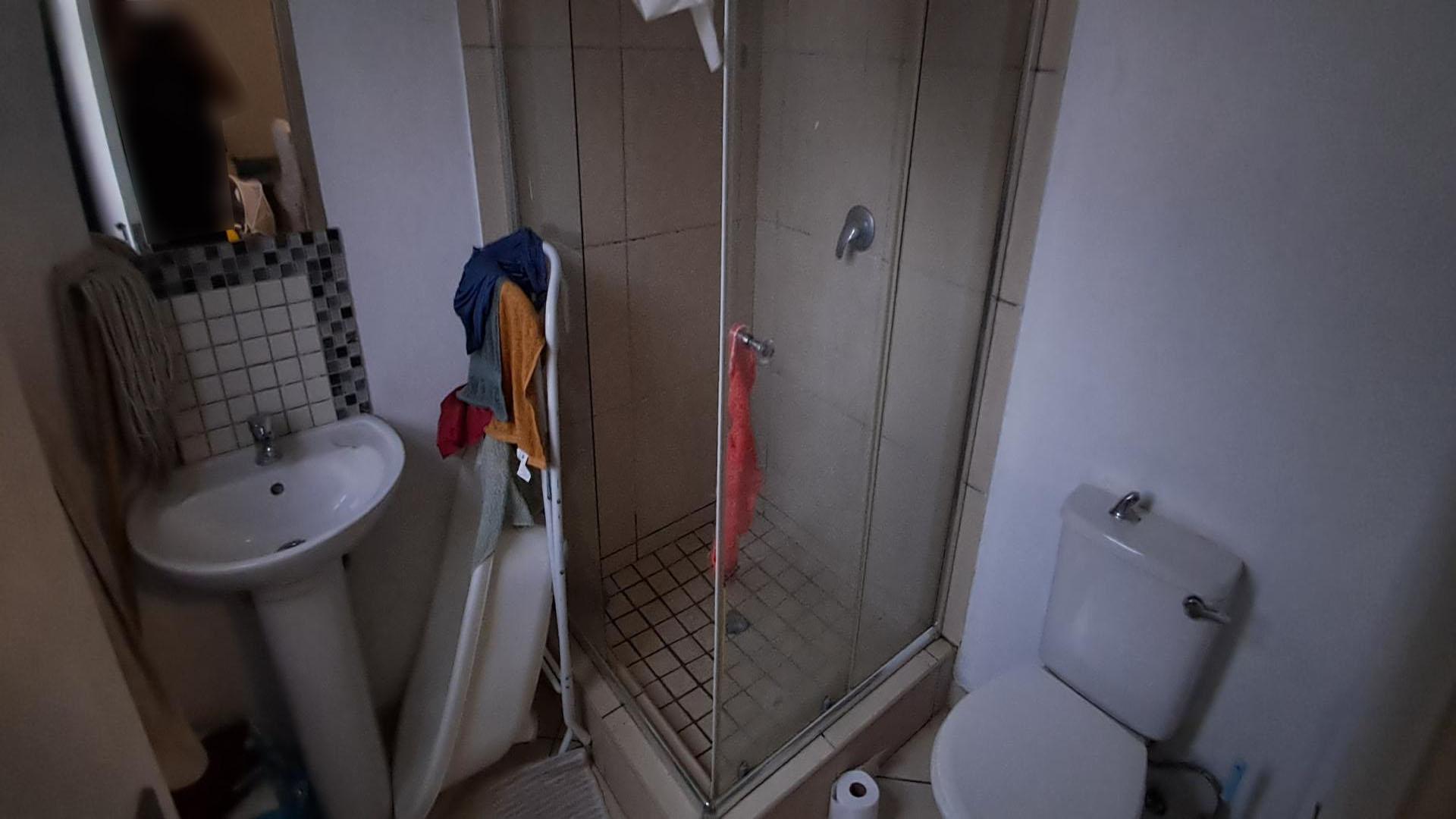 Main Bathroom of property in Madadeni