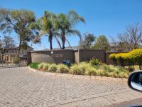 2 Bedroom 1 Bathroom Flat/Apartment to Rent for sale in Geelhoutpark