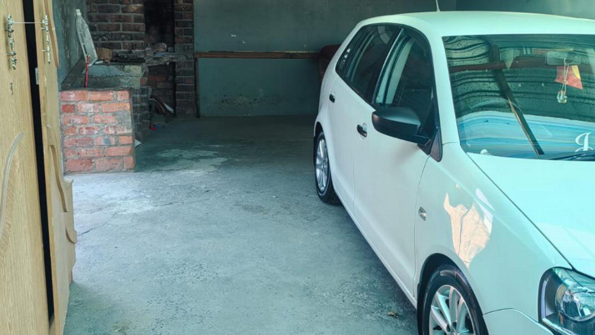 Garage of property in Ceres