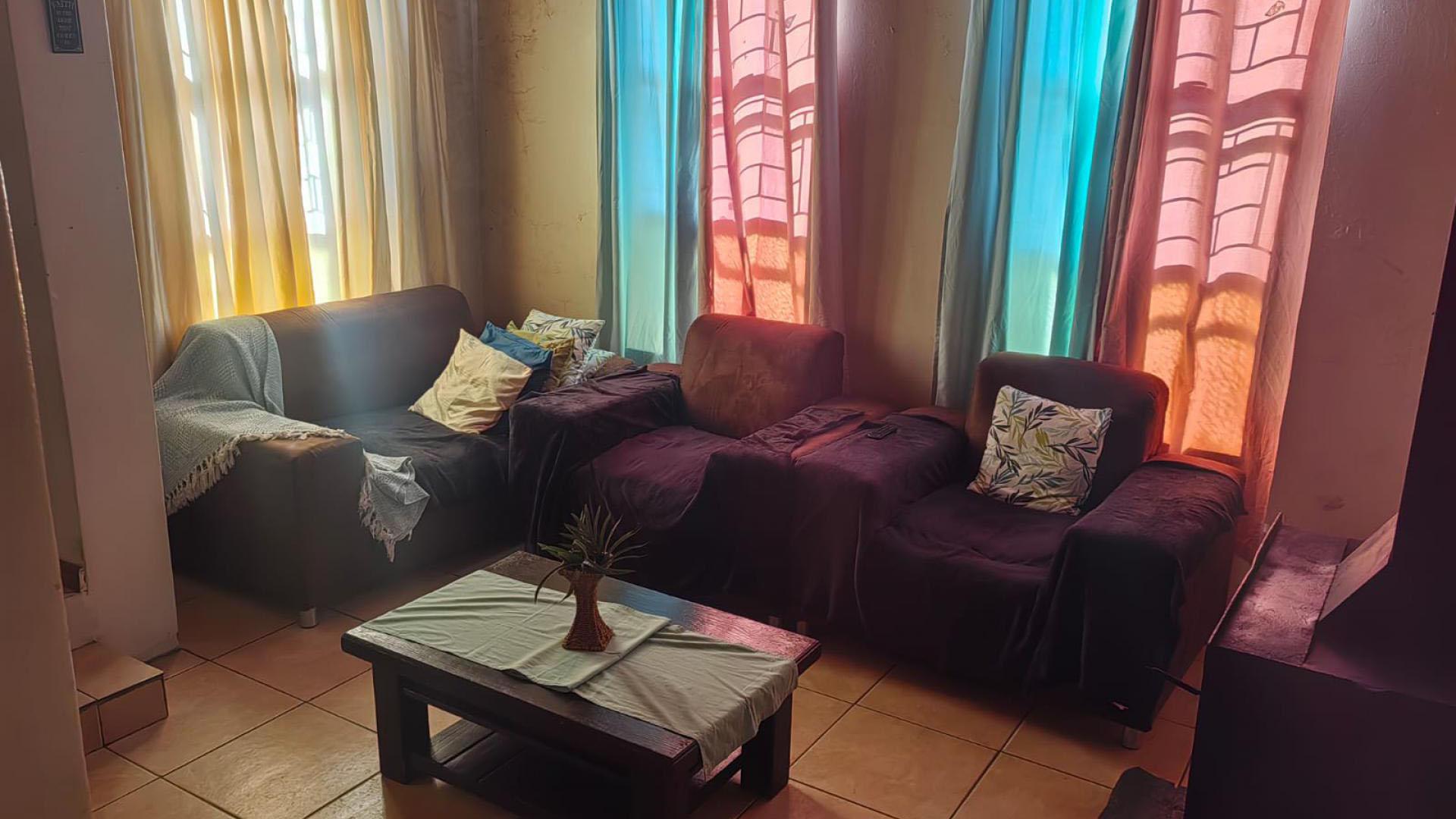 Lounges of property in Ceres