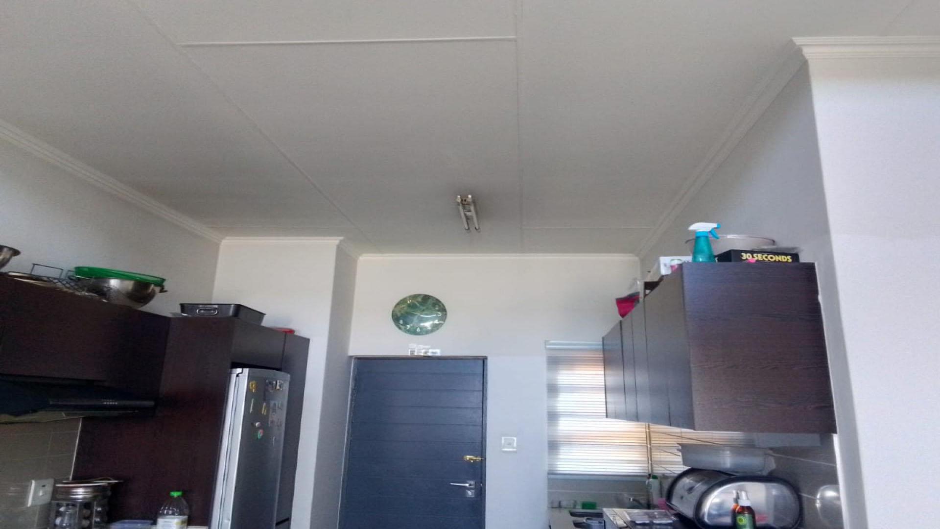 Kitchen of property in Oakdene