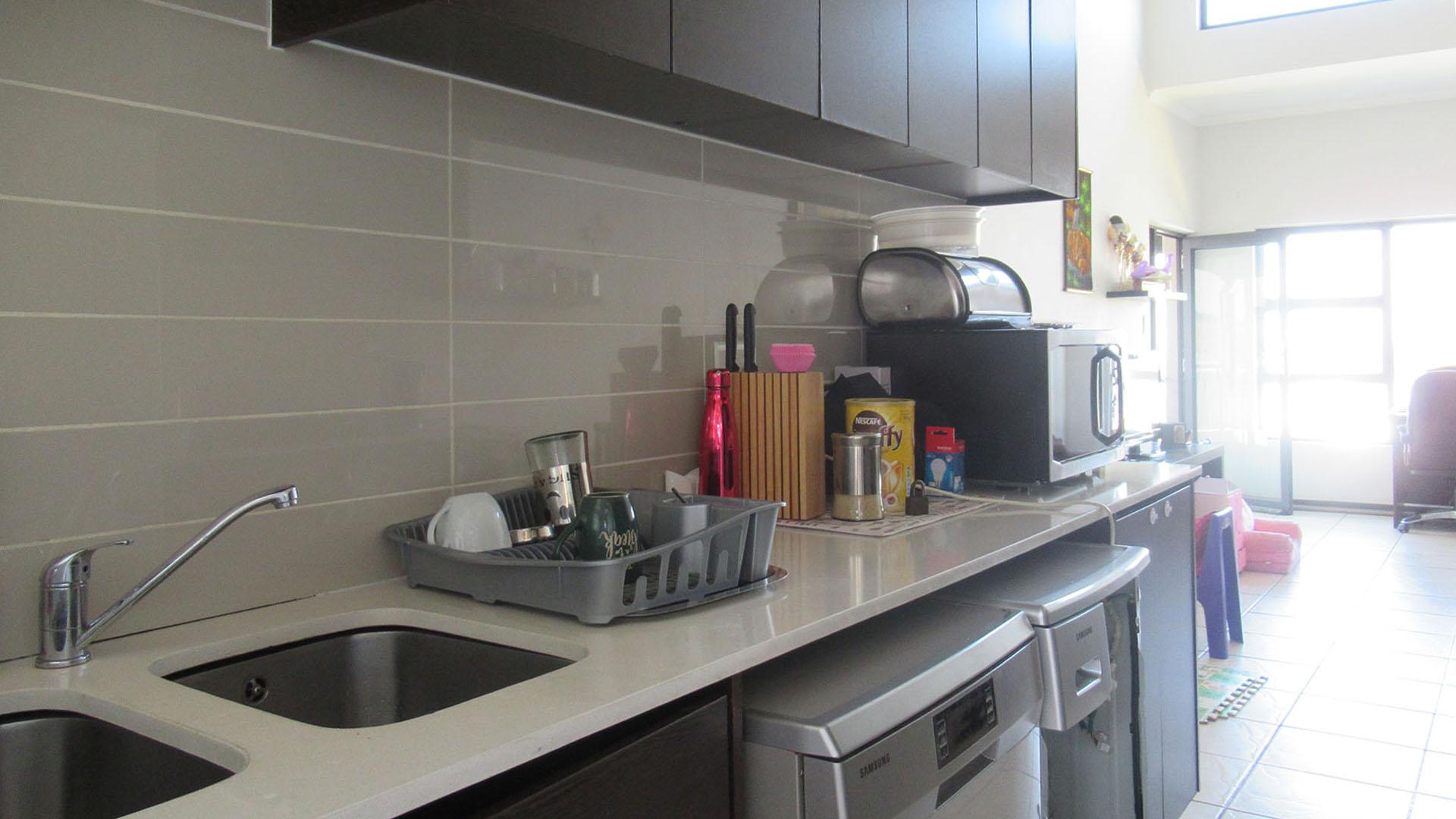 Kitchen - 7 square meters of property in Oakdene