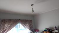 Bed Room 2 of property in Oakdene