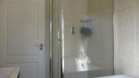 Bathroom 1 - 7 square meters of property in Oakdene