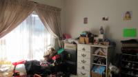 Bed Room 1 - 13 square meters of property in Oakdene