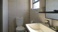 Main Bathroom - 4 square meters of property in Oakdene