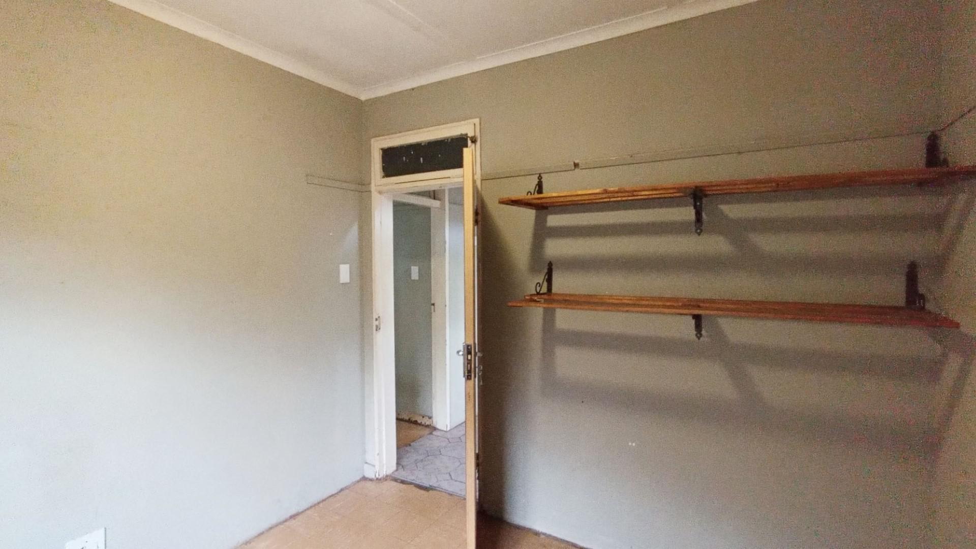 Bed Room 1 - 11 square meters of property in Ocean View - DBN