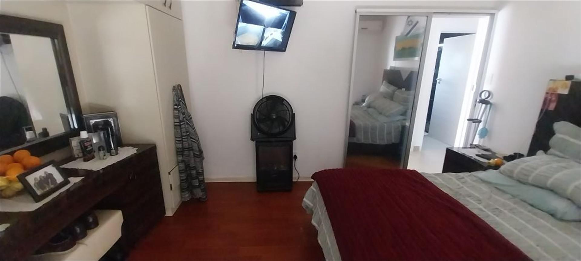 Main Bedroom of property in Belhar