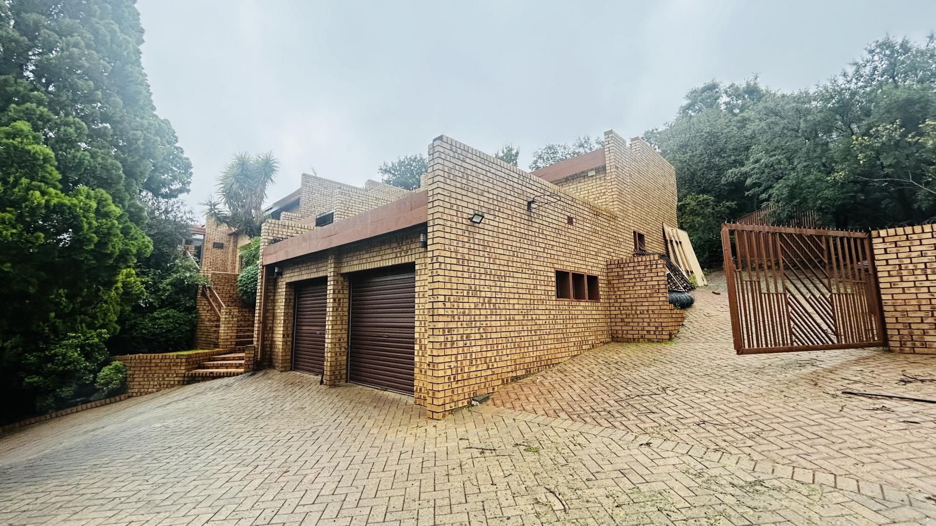 Front View of property in Glenvista