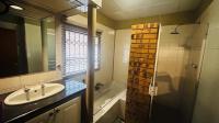 Bathroom 3+ of property in Glenvista